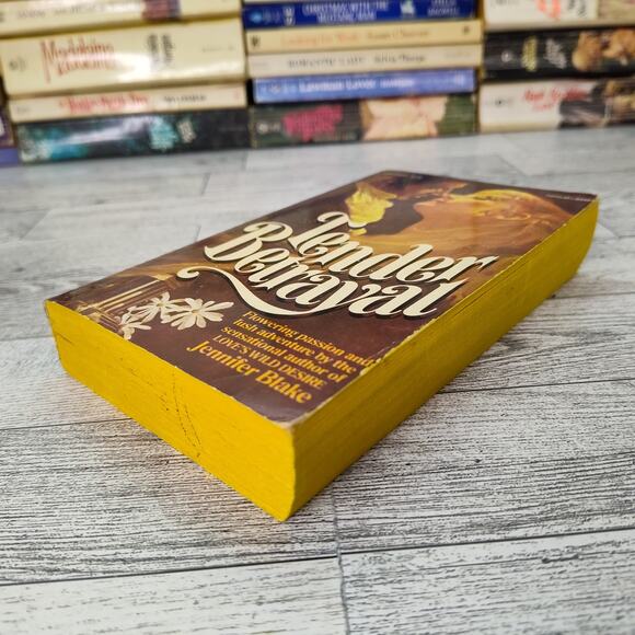 Tender Betrayal by Jennifer Blake 1979 Popular Library PB Romance‎ - Picture 9 of 11